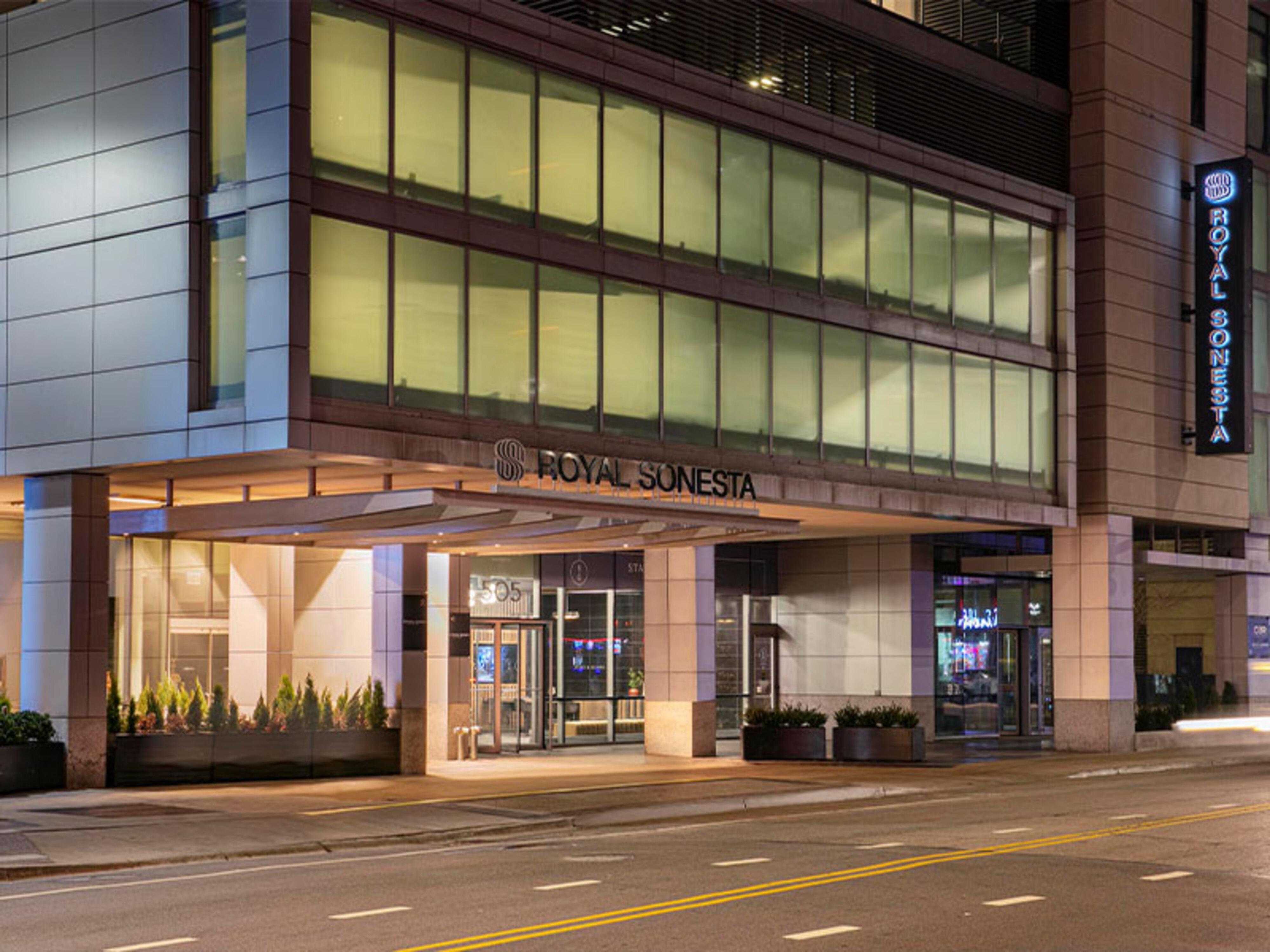 The Royal Sonesta Chicago River North Hotel Exterior photo