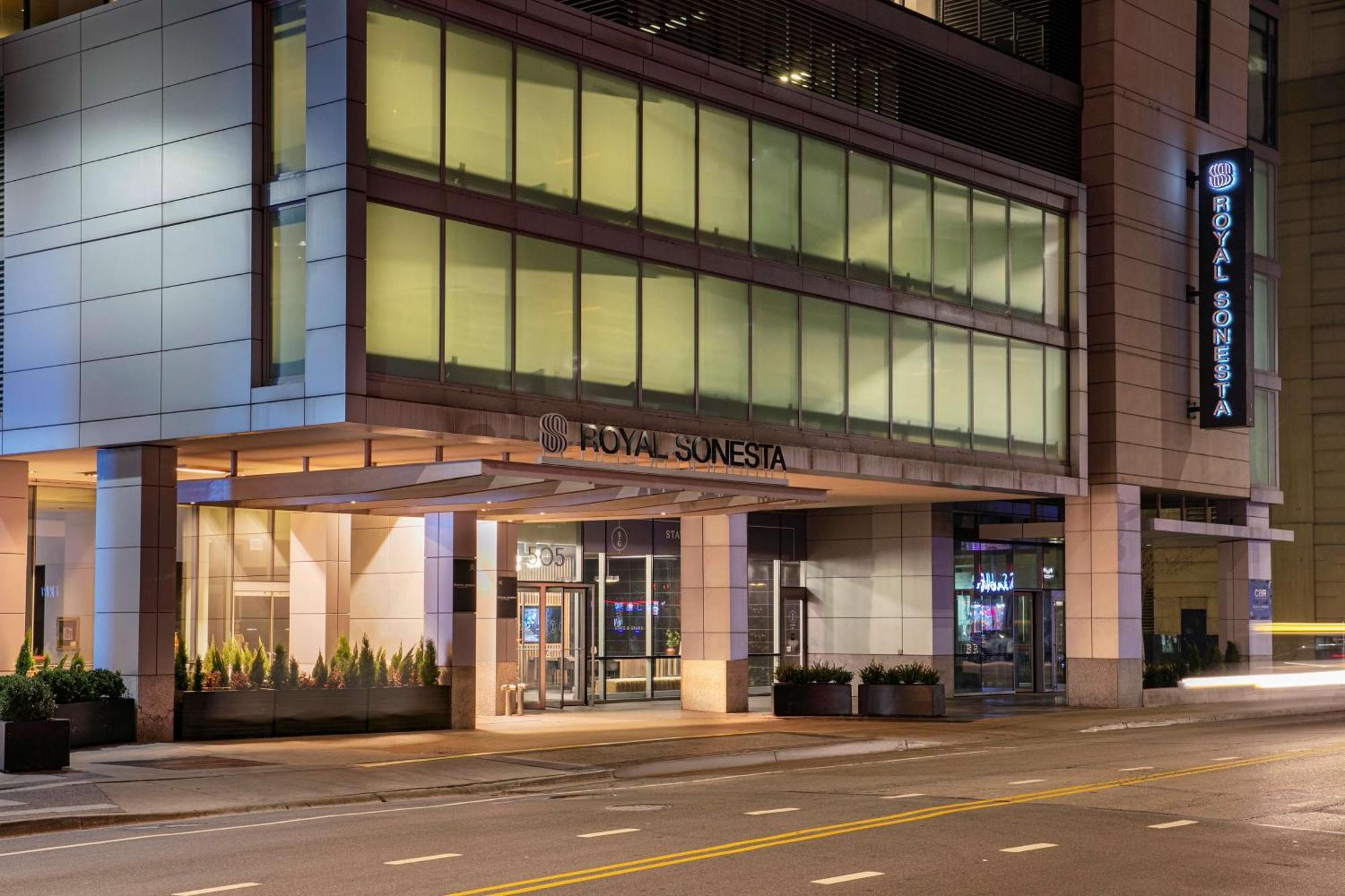 The Royal Sonesta Chicago River North Hotel Exterior photo